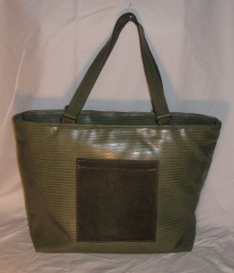 green tote front